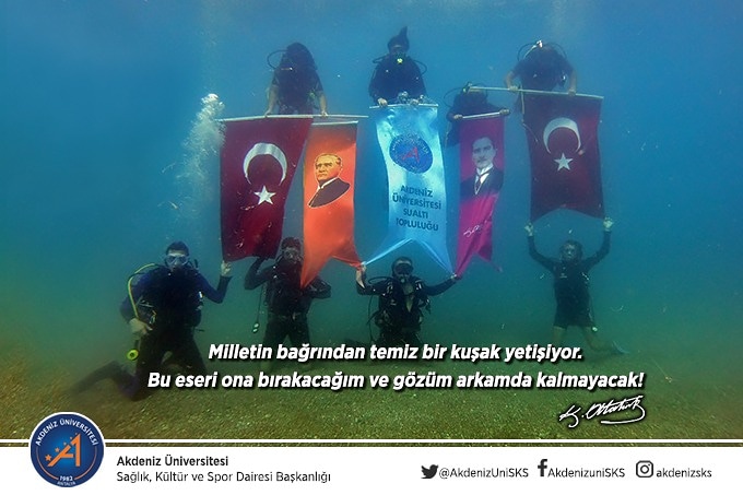 AkdenizUniSKS's tweet photo. Akdenizimizin suları bu mevsimde bulanık olsada, Türk Gençliği Atasının izindedir ve onun ilkelerine olan bağlılığı her zamanki kadar berraktır. (Akdeniz Üniversitesi Sualtı Topluluğunun 10 Kasım'da Atamızı anmak amacı ile yapmış olduğu dalış etkinliği) https://t.co/tsrCSCqEoc