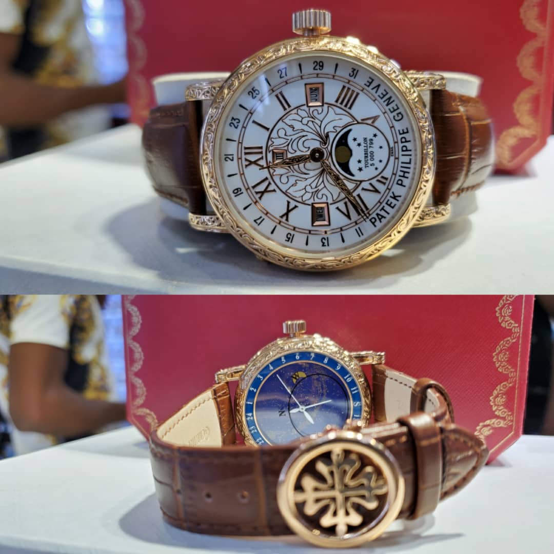 Nonyebee1's tweet photo. Good morning my beautiful Twitter people.
So I am bringing you beautiful wristwatches for sale.
What are beautiful season to look classy with a wristwatch

PATEK PHILLIPE GENEVE
#40, 000

Please retweet my customers are on your timelines https://t.co/e6IksGA8MA