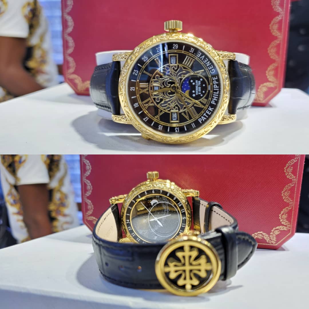 Nonyebee1's tweet photo. Good morning my beautiful Twitter people.
So I am bringing you beautiful wristwatches for sale.
What are beautiful season to look classy with a wristwatch

PATEK PHILLIPE GENEVE
#40, 000

Please retweet my customers are on your timelines https://t.co/e6IksGA8MA