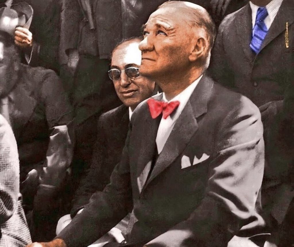 ArtmeraAkademi's tweet photo. Ülkemizin kurucusu Gazi Mustafa Kemal Atatürk'ü saygı ve minnetle anıyoruz. 

#Atatürk #10Kasım #Atamİzindeyiz https://t.co/0NeNNOLIkr