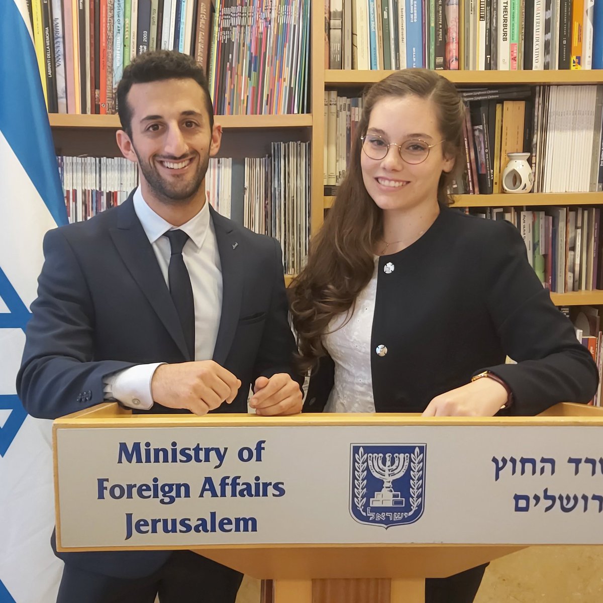ILYouthDelegate's tweet photo. #NewProfilePic https://t.co/FUpDKLYju1