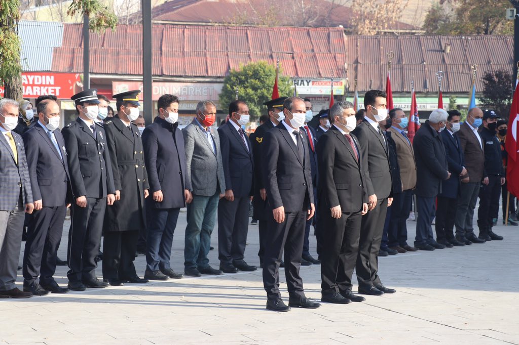 TUTAK_KYMKMLG04's tweet photo. 🇹🇷Cumhuriyetimizin kurucusu,büyük önder Mustafa Kemal Atatürk’ün aramızdan ayrılışının 82. yılında saygı ve rahmetle anıyoruz. 🇹🇷#EmanetinEminEllerde #10Kasim1938
@TC_icisleri 
@DrOsmanVarol 
@a_karaaslan69 https://t.co/OcsZ0FoibC