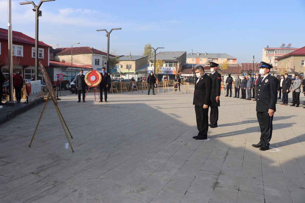 TUTAK_KYMKMLG04's tweet photo. 🇹🇷Cumhuriyetimizin kurucusu,büyük önder Mustafa Kemal Atatürk’ün aramızdan ayrılışının 82. yılında saygı ve rahmetle anıyoruz. 🇹🇷#EmanetinEminEllerde #10Kasim1938
@TC_icisleri 
@DrOsmanVarol 
@a_karaaslan69 https://t.co/OcsZ0FoibC