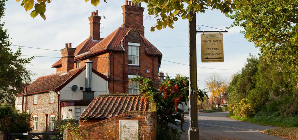 thesuffolkcoast's tweet photo. Have you explored the quintessential village of Westleton on The Suffolk Coast before? Whether you have or haven't, make a note and plan a future post-lockdown visit with the help of our handy guide! > https://t.co/jsSPRGcL1I https://t.co/eY4lP6qTs4
