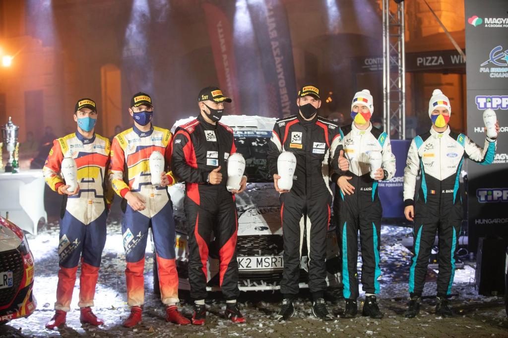 El #Peugeot208Rally4 del <a href="/RallyeTeamSpain/">Rallye Team Spain</a> sigue luchando con uñas y dientes por ganar el <a href="/FIAERC/">FIA European Rally Championship</a> 3 Junior. Este fin de semana, ha logrado otro podio con <a href="/BassasPep/">Pep Bassas</a> y <a href="/axelcorjim/">Axel Coronado</a>, 2ºs clasificados de un complejo y exigente Rally Hungría, donde han vuelto a lucir su mejor versión.