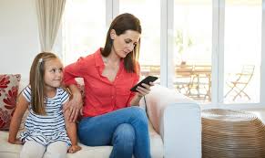 XenoxDev's tweet photo. π© Moms in India embracing technology for parenting. π©βπ¦βπ¦What do you feel? π€
#digimoms #mothers #technology #kids #digitalIndia https://t.co/cMgBjmXfaA