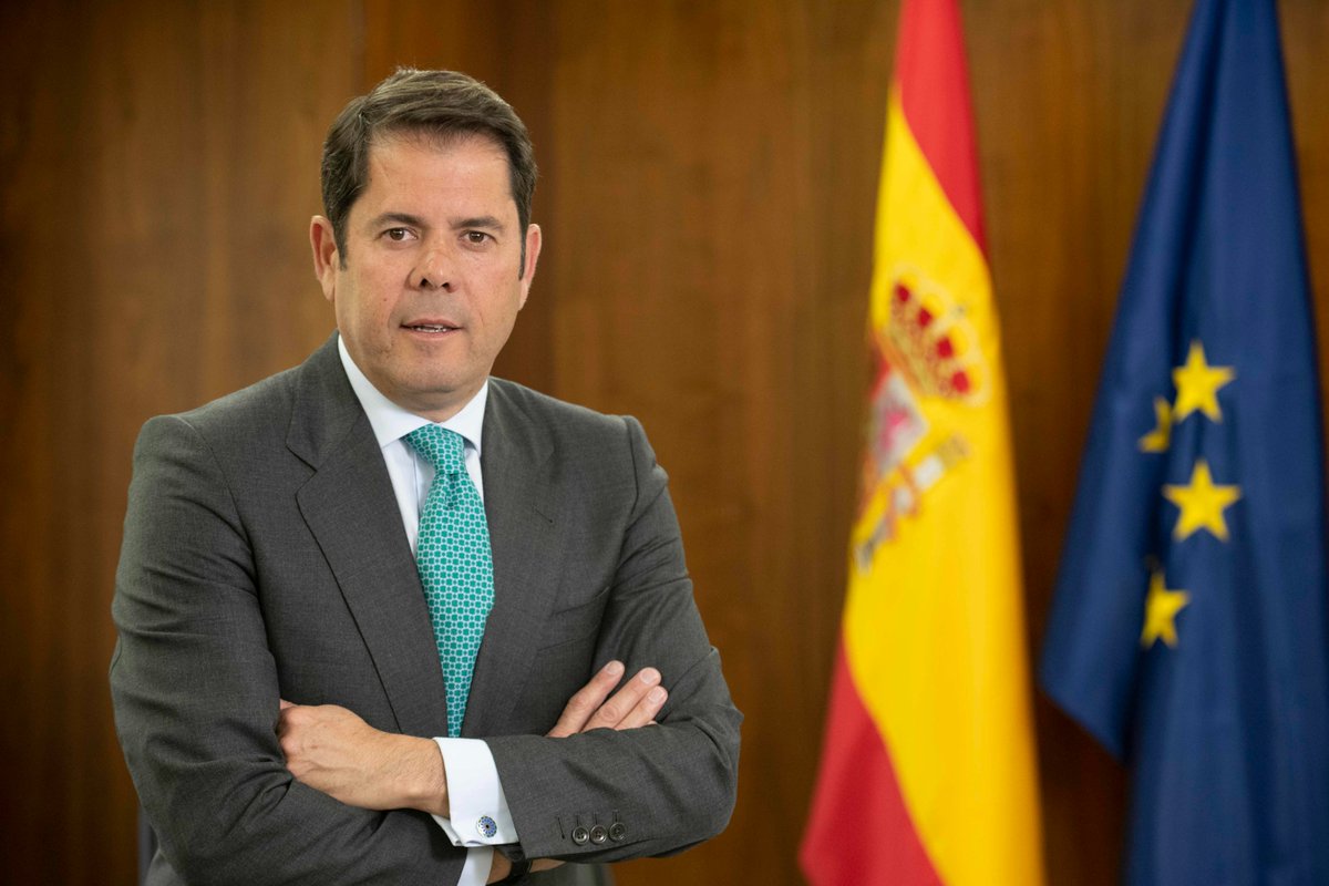 CGE_Granada's tweet photo. El presidente de la CGE y de @CCGranada, Gerardo Cuerva, asegura que "las medidas de restricción están siendo devastadoras para las empresas de la provincia" y lamenta que los gobiernos “no estén sabiendo dar soluciones económicas" a los sectores. 

https://t.co/SAFL40hfPh https://t.co/XyjVRkZeXV