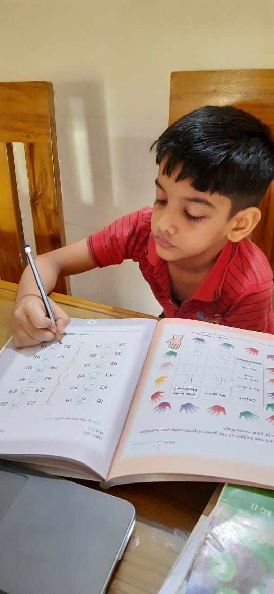 SAI_Edu_In's tweet image. With the help of this, the students could comprehend the comparison of numbers. The concept became clearer with the visual presentation, activity and worksheet. #Cognitive_Development

 #Curiosity