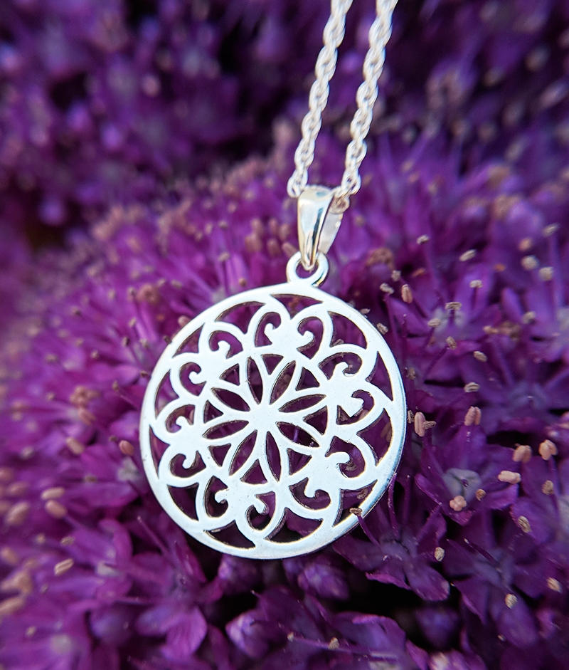 chainsofgolduk's tweet image. How about Jewellery Gifts for under £50❤️
Free Gift Wrap🎁 and Delivery💌
&amp;amp; UK customers enjoy free delivery too😀
@chainsofgolduk
chainsofgold.co.uk/buy/necklaces-…
#xmas #xmasgifts #lockdownshopping #onbudget #jewellerygifts #giftsforher #giftsforhim #underthetree #xmasshopping #giftideas