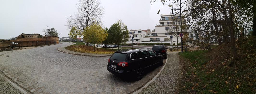 EinRobert1's tweet photo. Und wieder der #Hammersteinweg in der @Ottostadt #Magdeburg.
Schön noch im abs. #Haltverbot parken. Das vordere #Stehzeug stand mind. von 7:50-8:45 Uhr dort. Warum ein paar Merter weiter in der #Parkzone parken? Zu weit, gebührenpflichtig, ist doch noch Platz?
(1/3) https://t.co/bhenfI5n4N