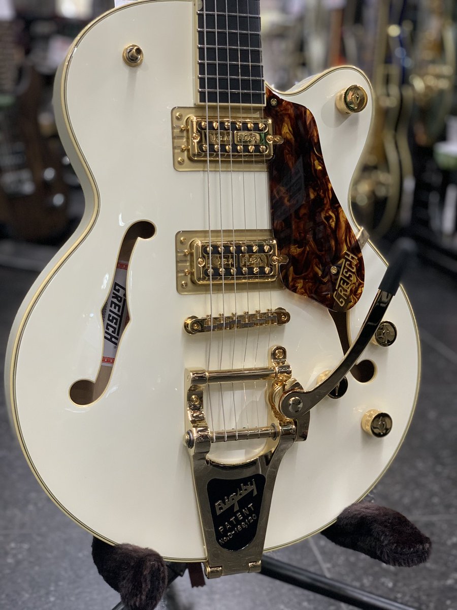 gakkicenter's tweet photo. 実用性を重視し、現代ミュージックにマッチしたプレイヤーズ・エディションG6659TG!
商品ページはこちら↓
https://t.co/CHl56W4C5r
#gretsch #gretschguitars #adjustomatic #bigsby #centerblock #rocknroll #guitar #broadkaster https://t.co/jz2USdONGG