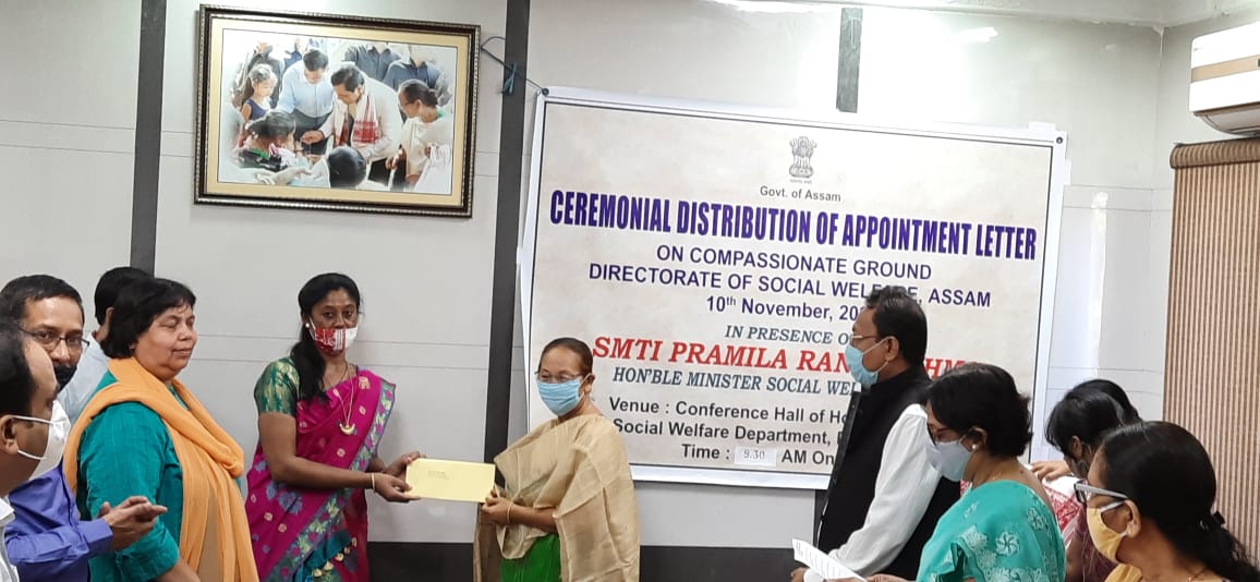pramilarbrahma's tweet photo. 10 November
Directorate of Social Welfare #Guwahati.
Ceremonial Distribution of Appointment Letter to 14 number of candidates on Compassionate Ground.
#Directorate #SocialWelfareDepartment #Compassionateground #Humanity https://t.co/Oe6oPks6vv