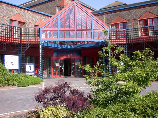 lozherdman's tweet photo. Number of #Covid19UK patients in Dorset County Hospital, Dorchester has dropped to 8 in last week, with only a couple in ICU, none on ventilators - by contrast, 70 #CovidUK patients in hospital in Bournemouth, Christchurch and Poole #rbch @DCHFT @UHD_NHS https://t.co/jqpKlVXICe