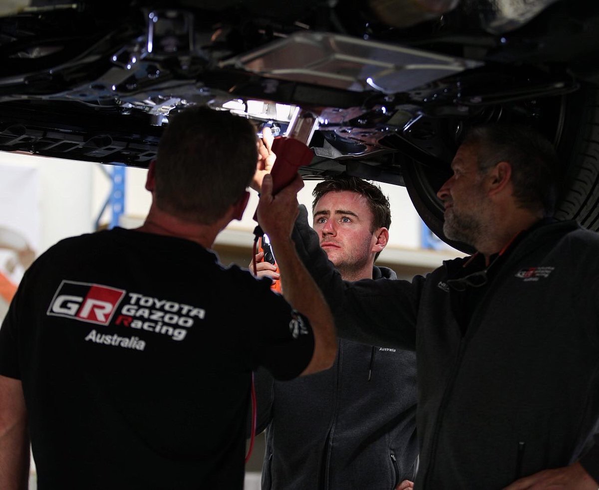 Harry Bates tweet media