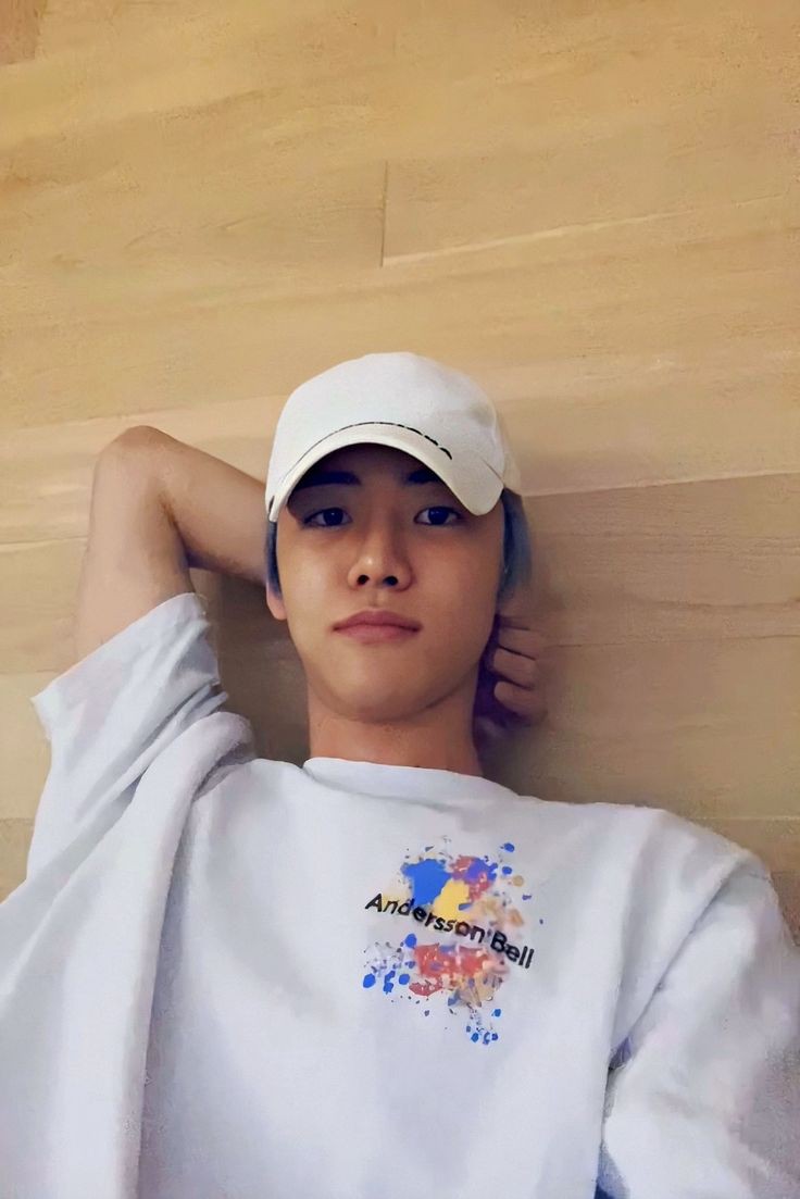 Hi im jaemin, lookin for new friends
-line mates
-grub mates
-nuna, hyung, sunbae,dongsaeng, family, and yoy
Rt this tweet if you want