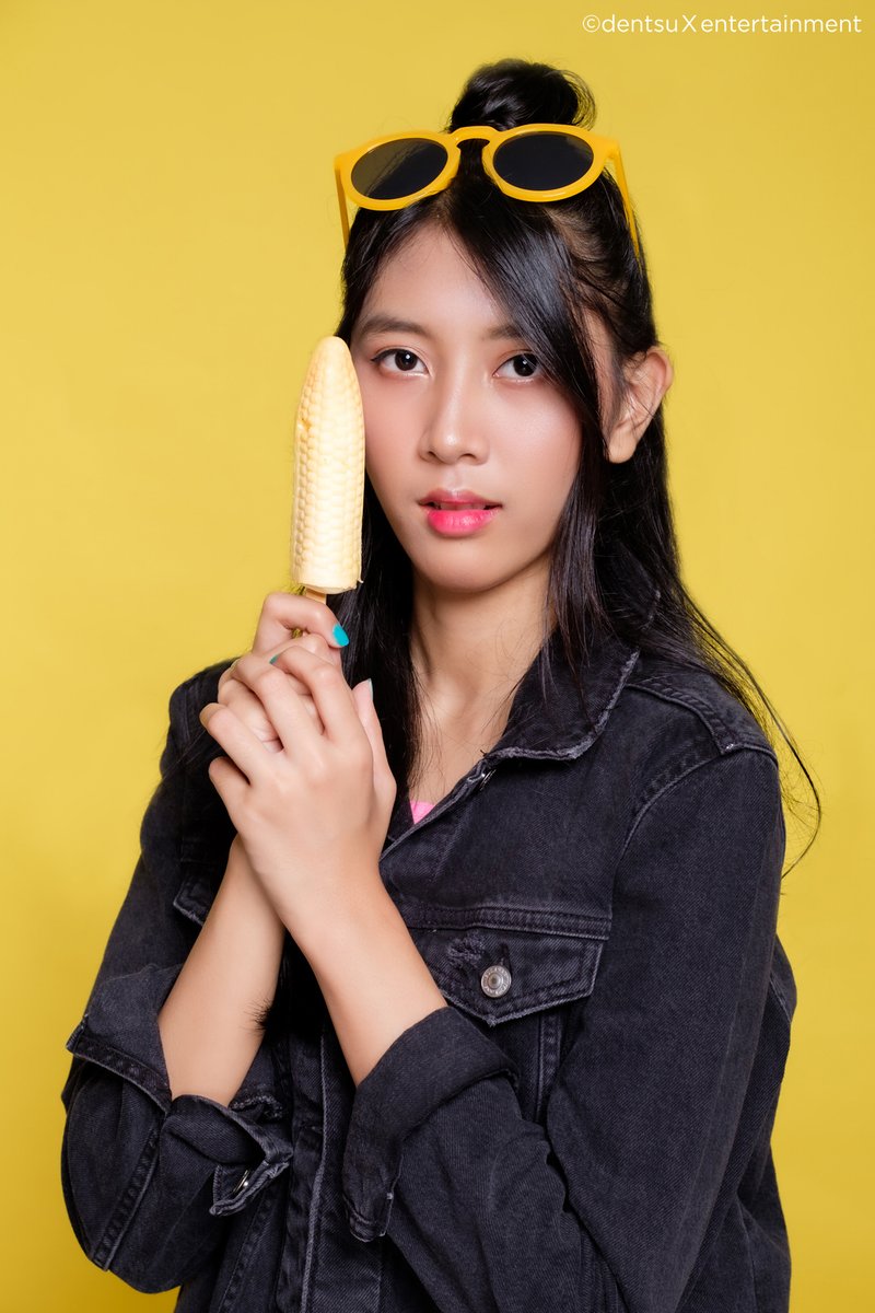 officialJKT48's tweet photo. Selamat ulang tahun @R_KeisyaJKT48!
Ketangguhanmu sungguh luar biasa, suatu saat mimpimu akan terwujud. Semangat! #Ke1sya6rowingDay https://t.co/b6BfWqXF3R