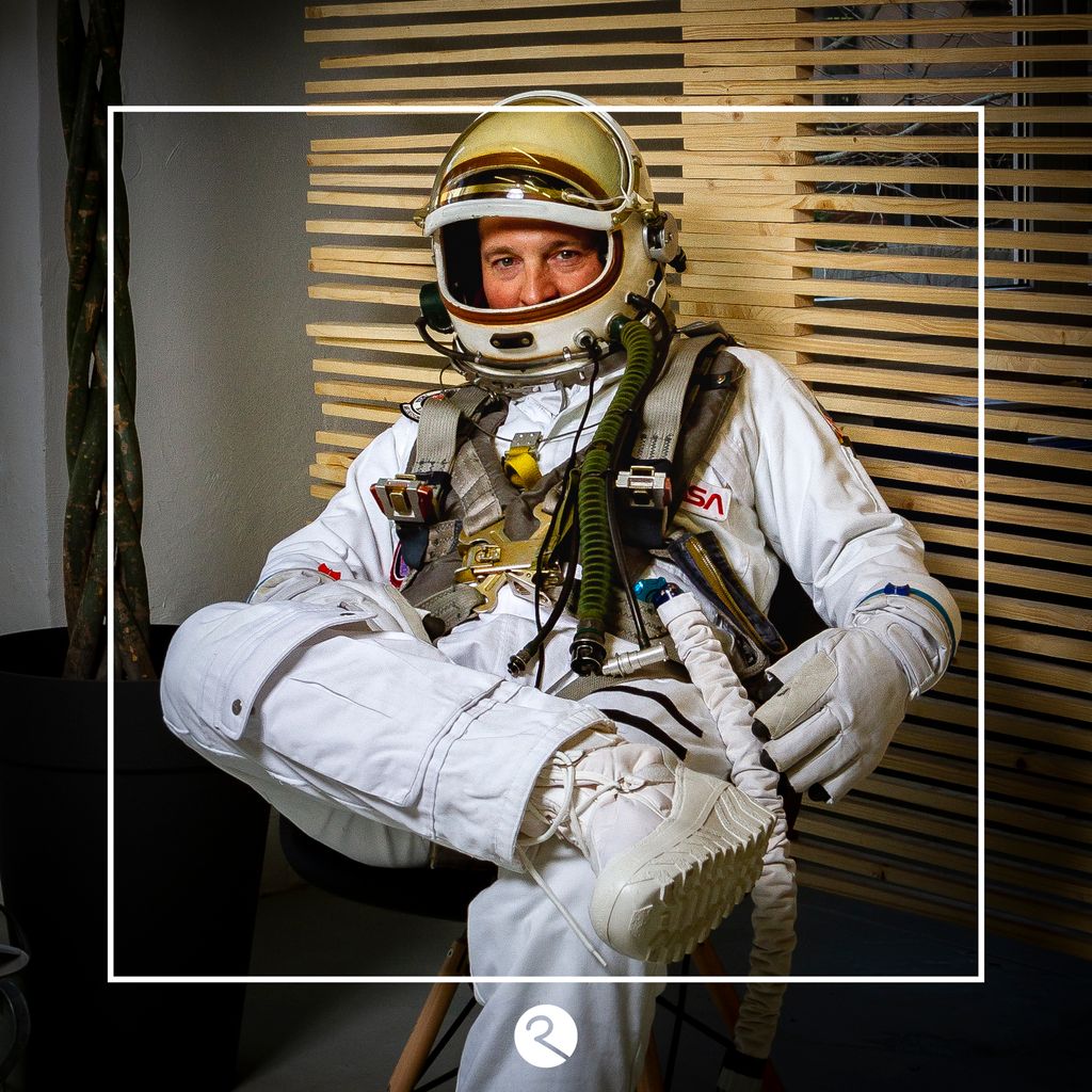 risscsolutions's tweet image. Tagesstart in der rissc BASE. Jetzt noch kurz durchatmen und dann geht es für unseren CEO wieder auf die nächste Erkundungsreise – Discovering new dimensions! 

#risscBASE #raumfahrer #discoveringnewdimensions #web2print  #onlineeditor #printformer #printfomerIO #risscsolutions