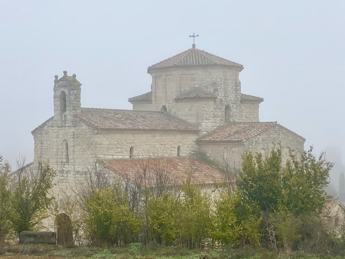 ayto_uruena's tweet photo. Ermita de la Anunciada entre la niebla.
#urueña #romanico #patrimonio https://t.co/yVEbEb8aBU