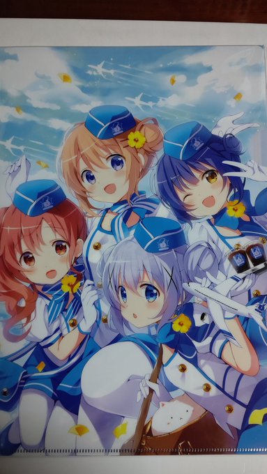 ローソンに行ってこれだけ買ってきました
( '-ω-`)
薄目で見てごらんなさい。ほら、チノちゃんが爆乳に見えませんか? 