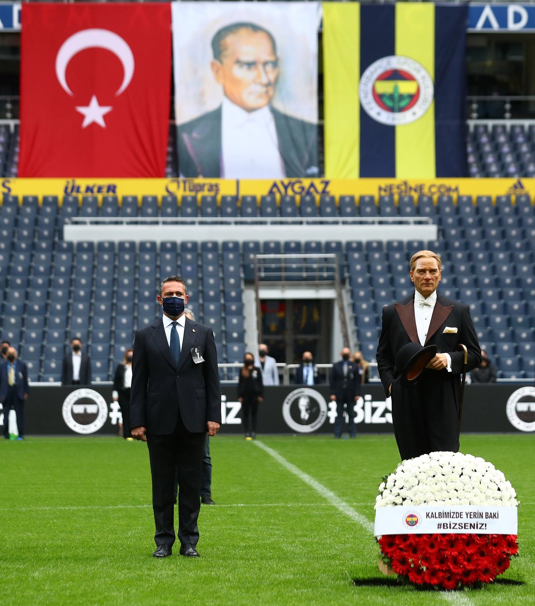 Ulu Önderimiz Mustafa Kemal Atatürk için stadımızda 10 Kasım saygı zinciri oluşturuldu. 

#BizSeniz 

🔗 bit.ly/2UdPlEk