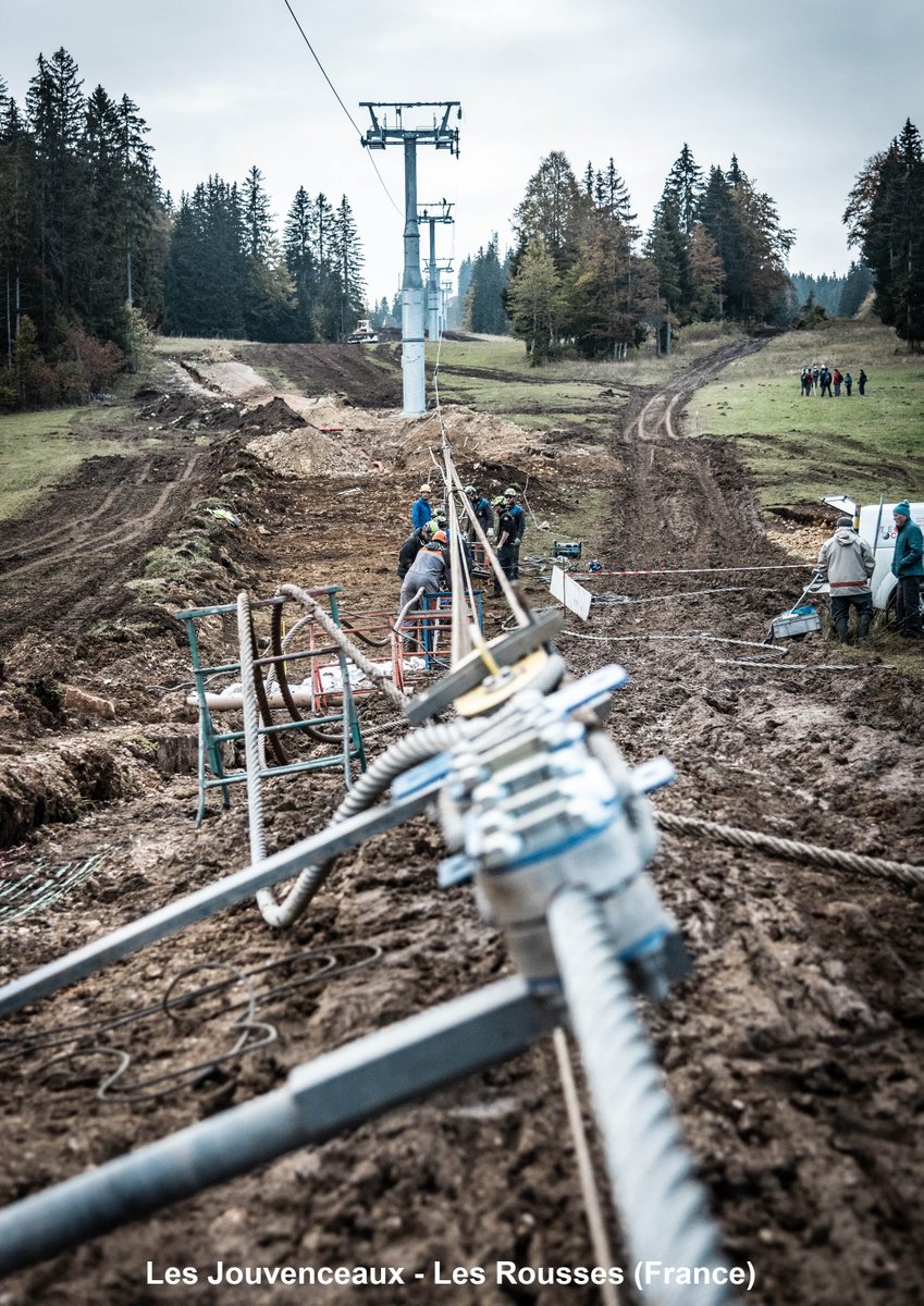 POMA_ropeways's tweet photo. #MardiChantier
Qu’est une #épissure ?
Suivez-nous dans la station des Rousses, où #COMAG a réalisé dernièrement la boucle du câble du nouveau #télésiège 6 places des Jouvenceaux.
Pour en savoir plus sur l’épissure, rendez-vous sur https://t.co/hhmYZxESCp
#jura #madeinfrance https://t.co/kMRLc3l7z7