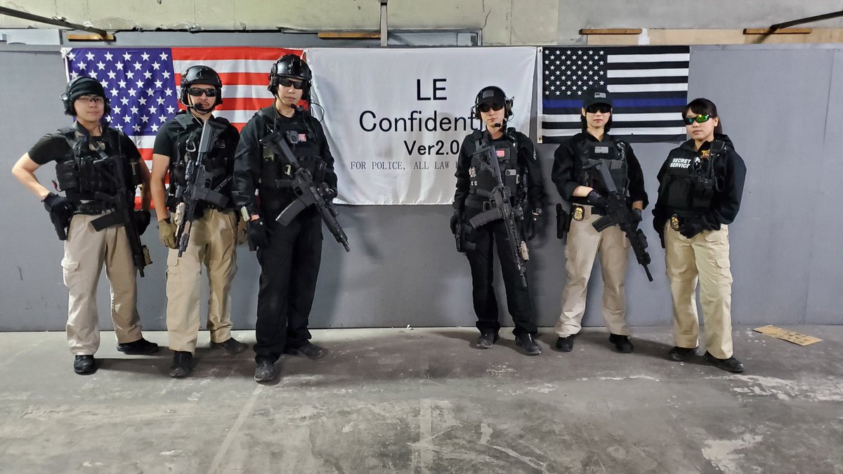 Tasuku 眼鏡の男 今回はまっくろくろすけな装備メインだったのでほとんど写真を撮り忘れましたが お色直し後のいつもの 例のアニキ 装備 お色直ししてすぐに あの人の装備ですよね と気づいて声をかけて下さった方がいて感無量でした