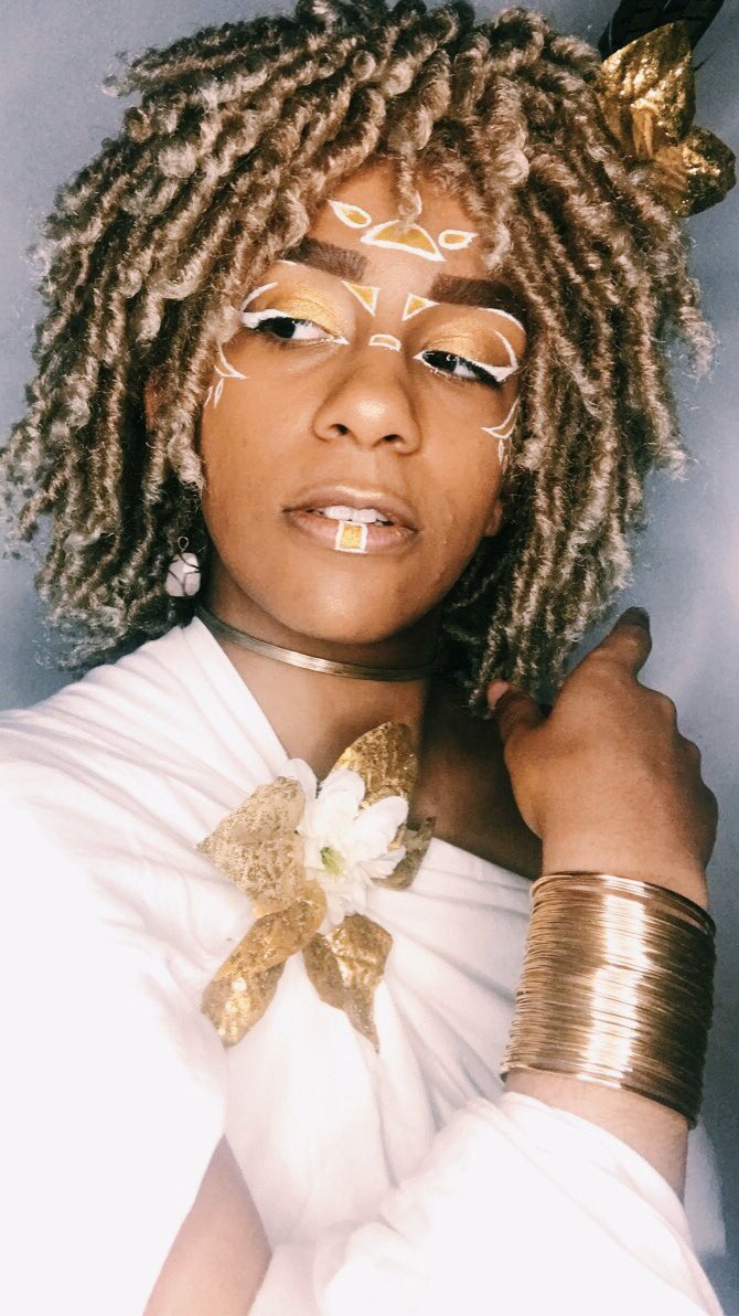 queerelfclub's tweet photo. Apollo, god of the sun, music, poetry, about a hundred other things ☀️
-
-
Everyone say thank you to @yakfrost for encouraging me to do this 💖 https://t.co/LOx8R06cdG