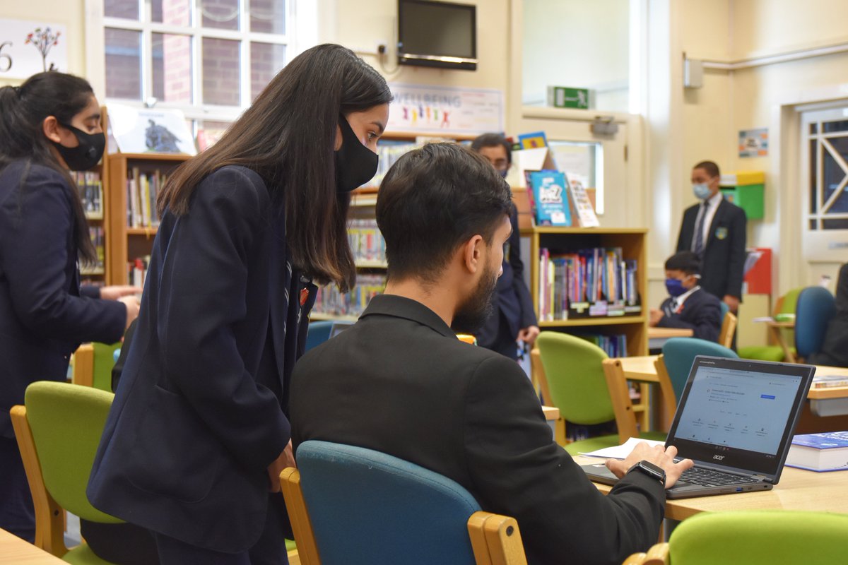 DenbighHigh's tweet image. Brilliant to see our wonderful Digital Leaders running their Screencastify Drop in Sessions for staff today. The Digital Leaders will be running sessions every Tuesday throughout November to support staff. @tasleemaslam1  @hannahharwood4 @darcyprior #technologyforlearning