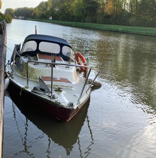 FlevoWegen's tweet photo. Wij zijn op zoek naar de eigenaar van de boot ‘Cémse’. Ben jij de eigenaar of heb je meer informatie voor ons? Bel dan met onze afdeling Infrastructuur via: 0320 - 265 566. Meer info https://t.co/UTDfLYix2k #eigenaargezocht #boot #Lagevaart #Dronten https://t.co/2k5XxBqZlO