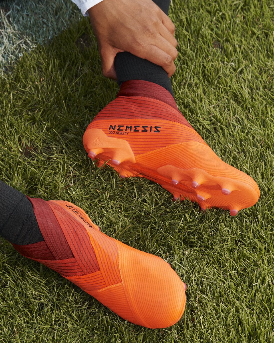 Tato_Aguilera's tweet photo. Volvió el fútbol argentino y estos son los modelos de botines que muchos futbolistas eligieron, los tres son parte del pack inflight @adidasAR #adidasfootball #creadoconadidas #INFLIGHTPack #NEMEZIZ #PREDATOR #COPA https://t.co/170NDm4gBO