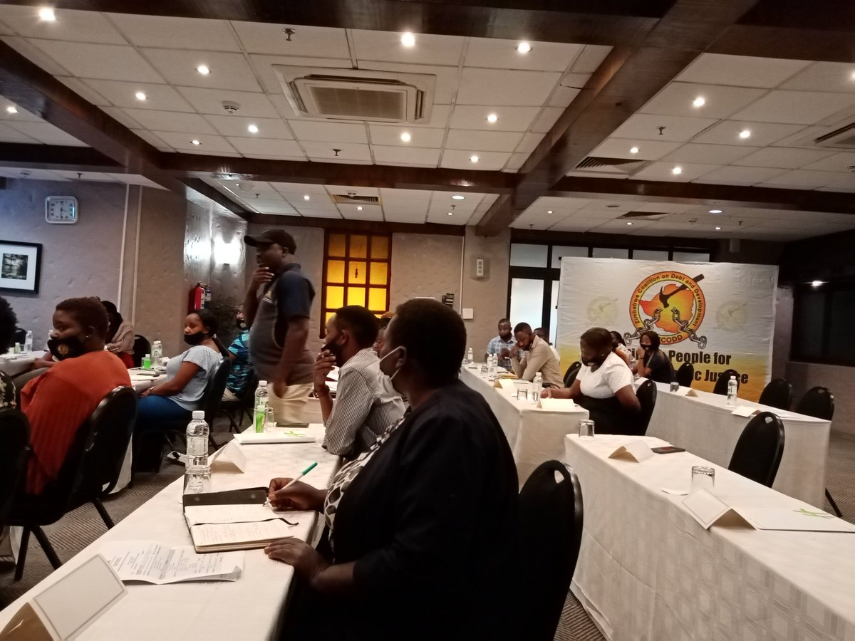 EMutombeni's tweet photo. @VuliNdlovu unpacking the resource monitoring framework.
#EC4D 

 @ZIMCODD1 @cdemlambo @JanetZhou_Mago @jmaketo @muchamidzi @DFID_UK @MakomboreroH @abuc_eropit16 https://t.co/HRR0Jjad0x
