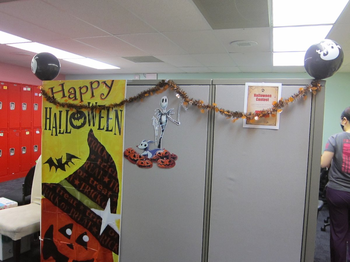 CompleatRehab's tweet photo. Part three of photos of Halloween decorating at our clinics. https://t.co/K00dIVqXTn