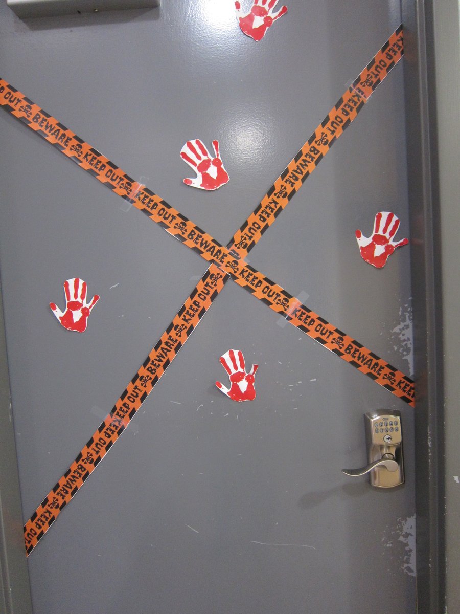 CompleatRehab's tweet photo. Part four of photos of Halloween decorating at our clinics. https://t.co/6PyCB4SZLH