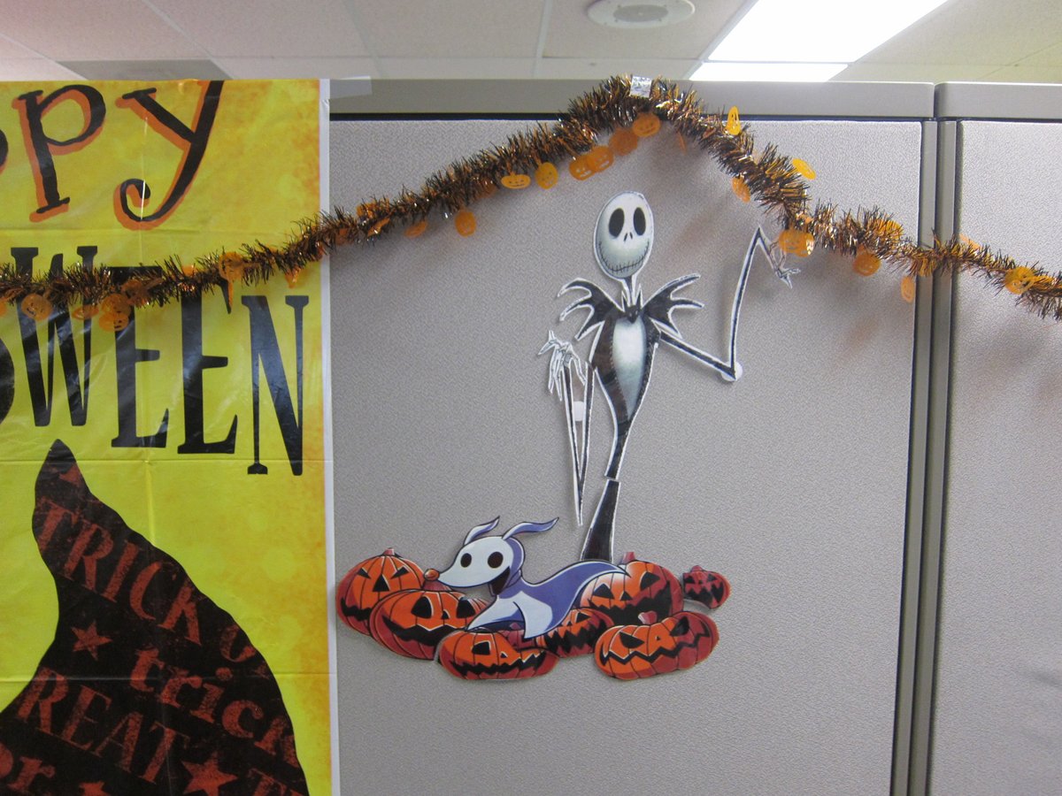CompleatRehab's tweet photo. Part four of photos of Halloween decorating at our clinics. https://t.co/6PyCB4SZLH