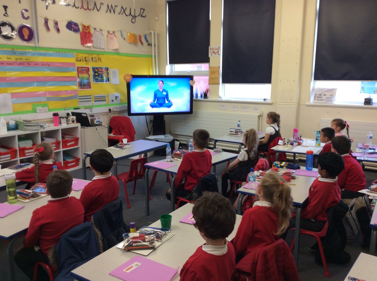 MrsO1207's tweet photo. 7 minutes of cosmic yoga for year 2 today, for @BBCCiN Children in Need @PaulHow60859525 @Roscoe_Primary #ChildrenInNeed #roscoeactuouragechallenge 🧘‍♀️🧘🏾‍♂️ https://t.co/iZEM5e0bQ3