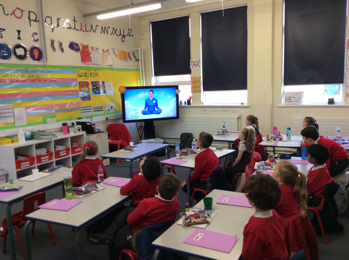 MrsO1207's tweet photo. 7 minutes of cosmic yoga for year 2 today, for @BBCCiN Children in Need @PaulHow60859525 @Roscoe_Primary #ChildrenInNeed #roscoeactuouragechallenge 🧘‍♀️🧘🏾‍♂️ https://t.co/iZEM5e0bQ3