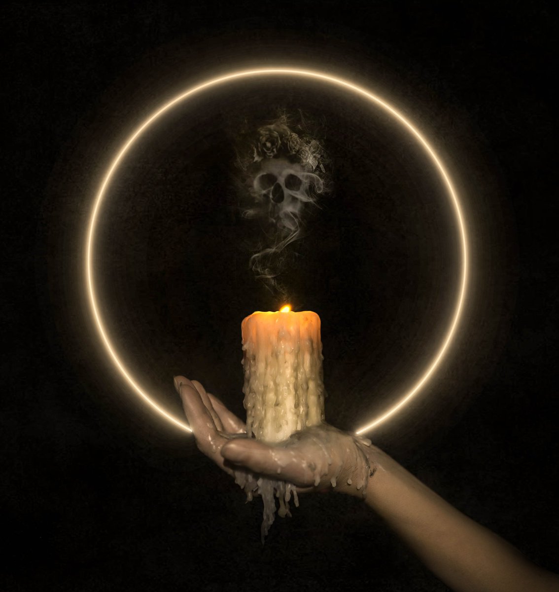 juliakifer's tweet photo. "Fuego camina conmigo" #noirtober2020. Subo más foteles en mi instagram: https://t.co/BlAbSqCoZ9 https://t.co/9srHrxJJ4V