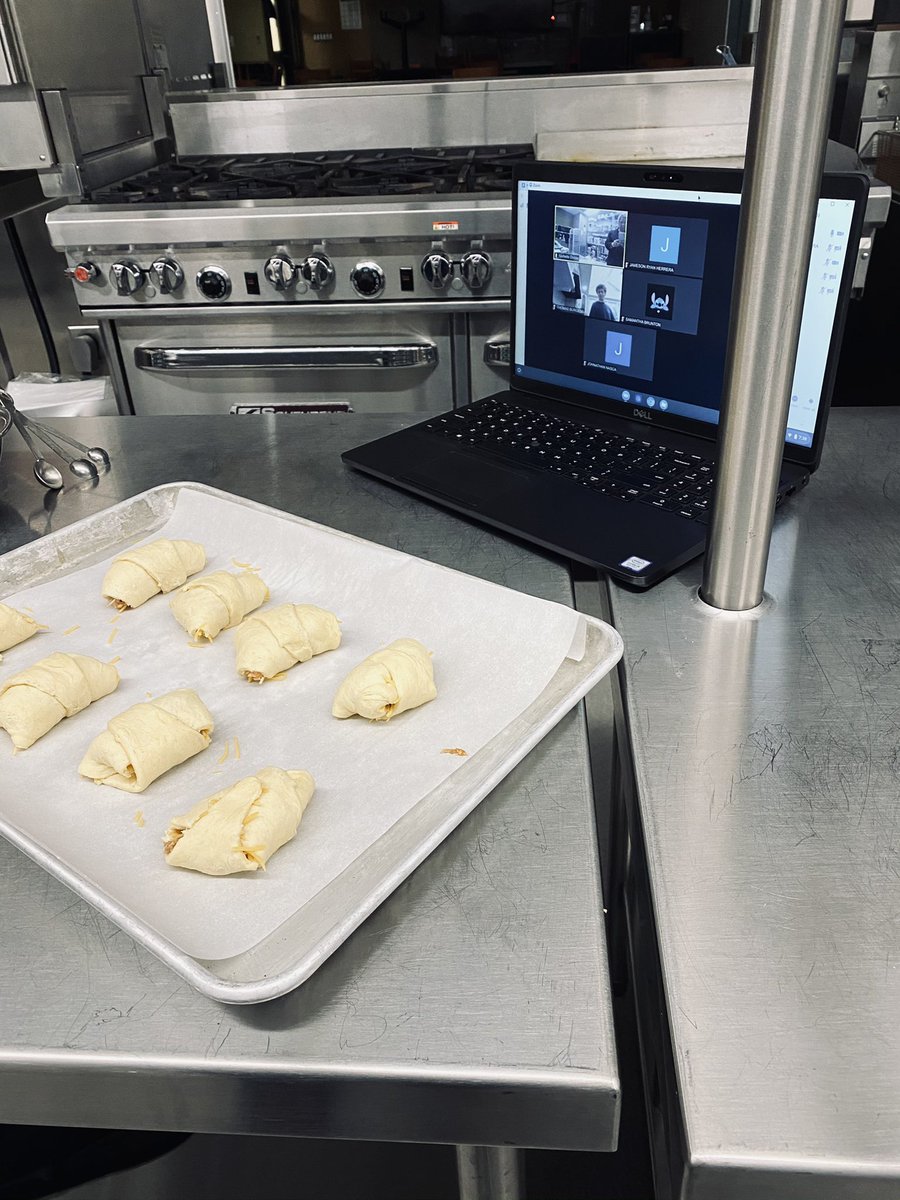 DoblerMichelle's tweet photo. BBQ Chicken Roll Ups in Culinary II #CLSEngaged https://t.co/jUpeQKCVY7