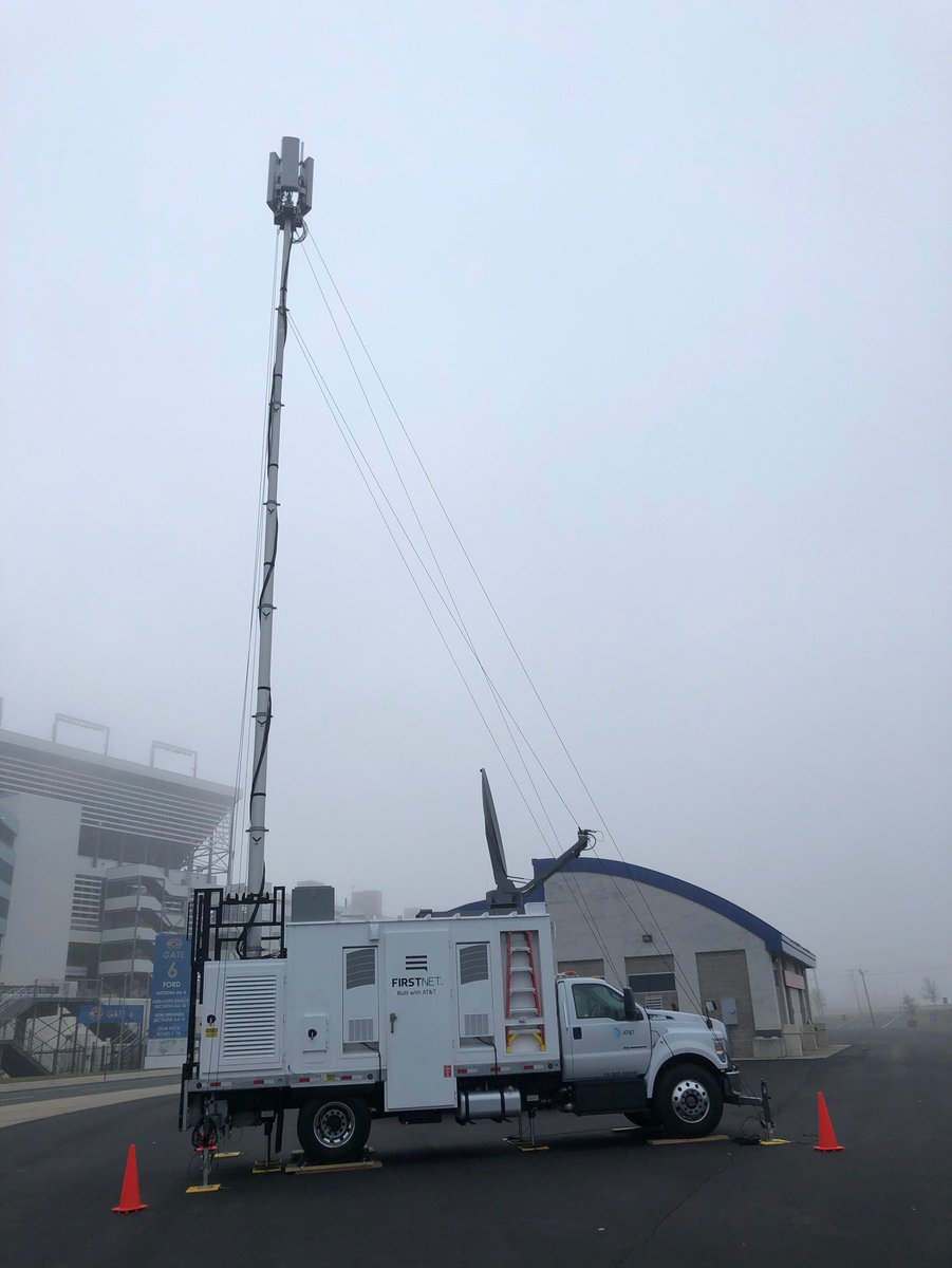 We want to show our appreciation by honoring Veterans 🇺🇸 and Public Safety today at the Carolinas Freedom Foundation Breakfast.  #Firstnet #att