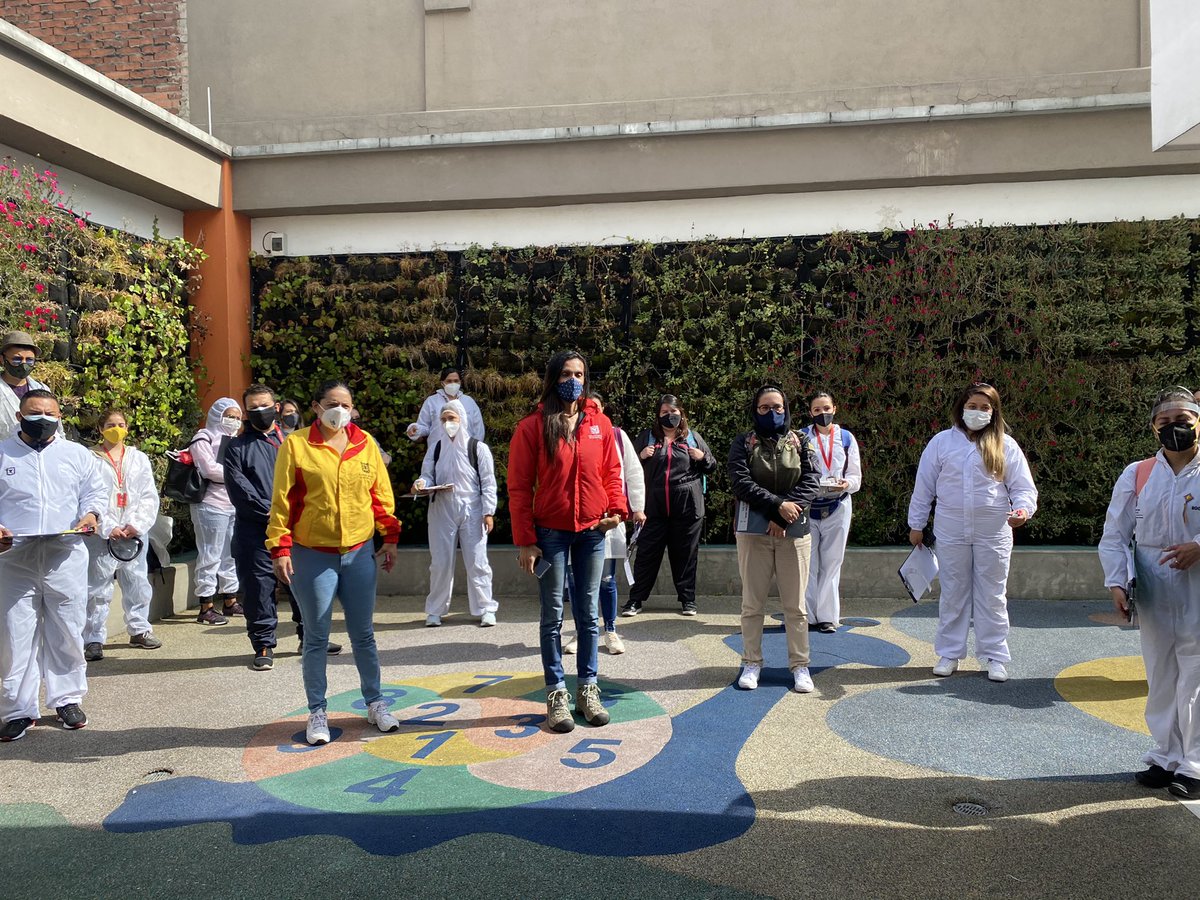 Alca_Martires's tweet photo. En el marco de la Estrategia Territorial Integral Social (ETIS) instalamos Puesto de Mando Unificado social para llegar a los sectores más vulnerables de nuestra localidad de Los Mártires.✔️ https://t.co/wY5UD4DXpQ