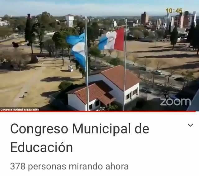 Guadalu17265700's tweet photo. #LlaryoraMiente 
#NoAlCongreso
Ahora se desarrolla el Congreso Municipal de Educación. Sin las Escuelas Municipales. Aprox somos 1400. Hay 378 participantes. La mayoría de la pcia y algunos pocos docentes suplentes que necesitan el puntaje.Una mentira más de esta Gestión 😡 https://t.co/wu9Lngul4k