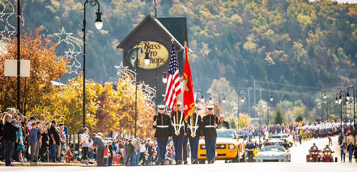 RideSparky's tweet photo. The downtown trolleys won't be running Wednesday morning because of Branson's annual #VeteransDay Parade 🇺🇸. After the roads reopen, Sparky will get to work (probably 12:30 or 1:00 p.m.)! https://t.co/P2U20QCRsW