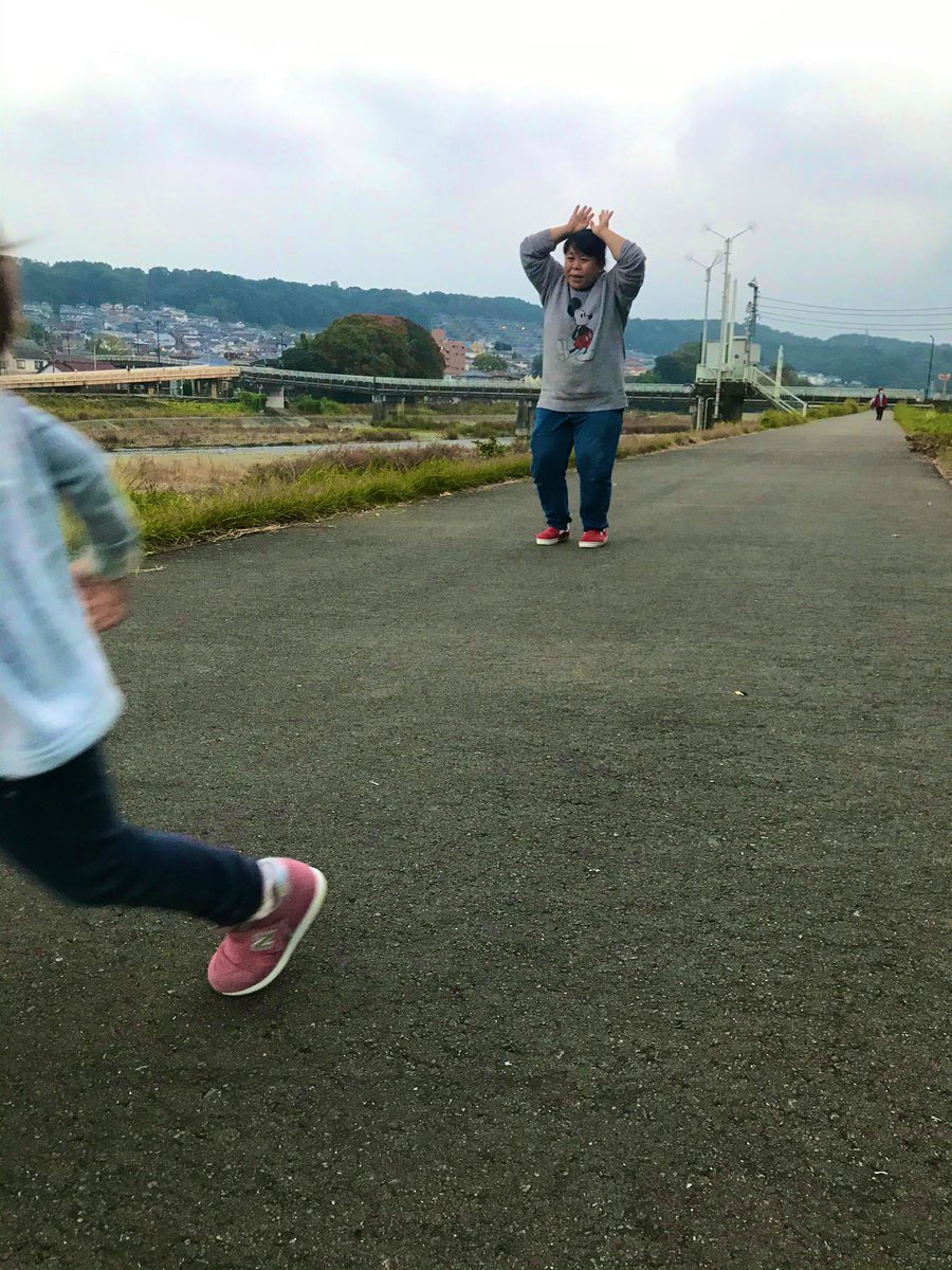 まいあんつ ローソンとドラクエがコラボしてるようで Atmを使うとレベルアップの音が鳴るのですが レベルアップどころか わたしのhp 残高 はもう3ケタだし ベホイミ 給料日 まであと5日もあるので ゴールドどっかに落ちてないか探してます