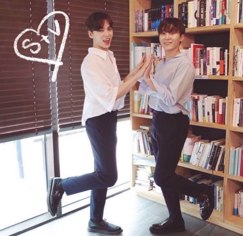 seungkwan + vernon pictures that exude unexplainable boyfriend energy        ♡̩̥̩♡̩̩̥͙♡̩͙ˊ — a thread  #솔부  #VERKWAN