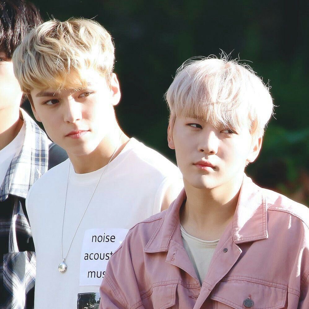 seungkwan + vernon pictures that exude unexplainable boyfriend energy        ♡̩̥̩♡̩̩̥͙♡̩͙ˊ — a thread  #솔부  #VERKWAN
