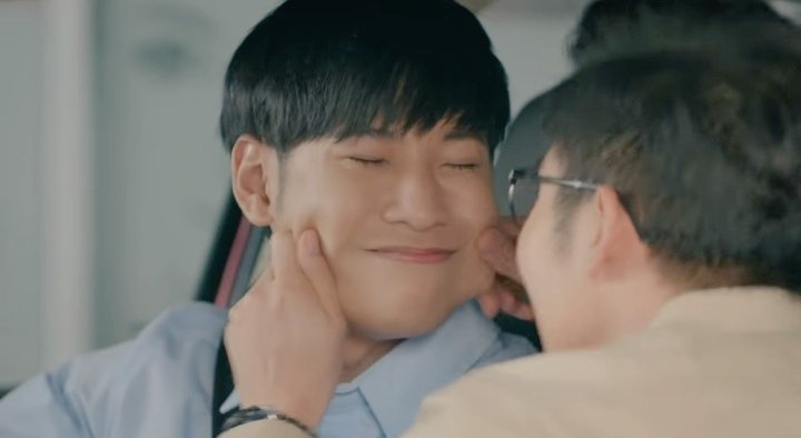 hbharu7's tweet photo. "𝑾𝒉𝒚 𝒅𝒐 𝒖 𝒉𝒂𝒗𝒆 𝒕𝒐 𝒃𝒆 𝒔𝒐 𝒄𝒖𝒕𝒆?"
#SamEarth
#SingtoPrachaya
#FriendZone2EP7 https://t.co/ZiLV6pwLSv