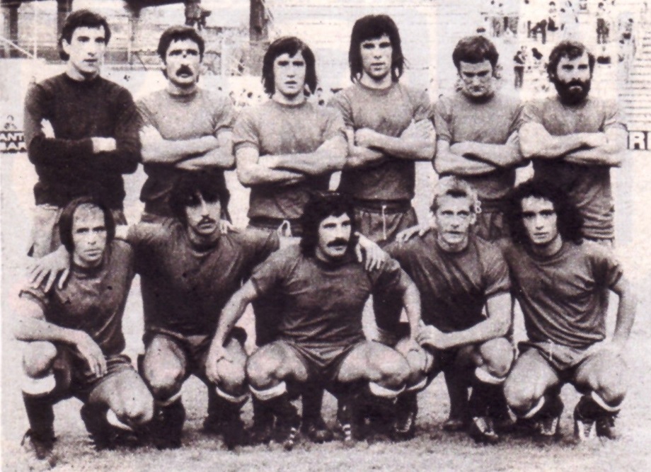 FOTOS HISTORICAS O CHULAS DE FUTBOL - Página 18 EmdCdr3WMAETwAz?format=jpg&name=medium