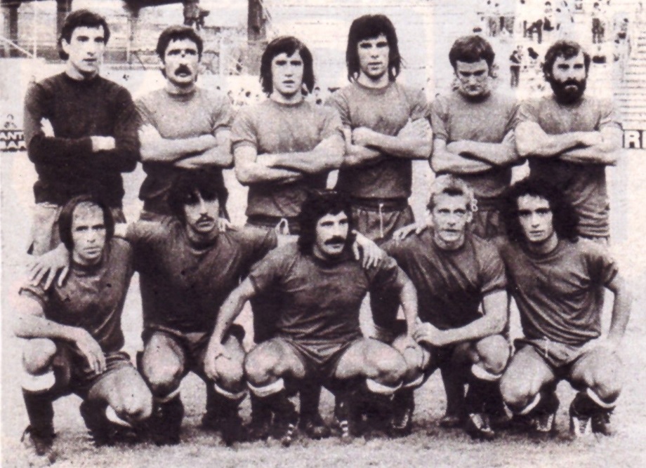 FOTOS HISTORICAS O CHULAS  DE FUTBOL - Página 18 EmdCdr3WMAETwAz?format=jpg&name=medium