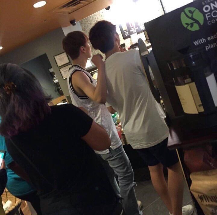 seungkwan + vernon pictures that exude unexplainable boyfriend energy        ♡̩̥̩♡̩̩̥͙♡̩͙ˊ — a thread  #솔부  #VERKWAN