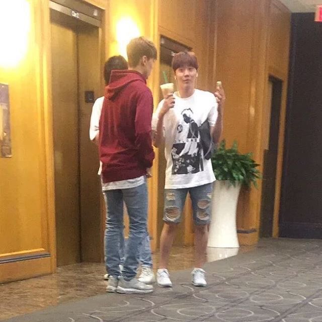 seungkwan + vernon pictures that exude unexplainable boyfriend energy        ♡̩̥̩♡̩̩̥͙♡̩͙ˊ — a thread  #솔부  #VERKWAN